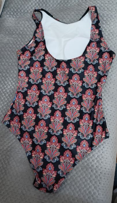 Продается новый купальник