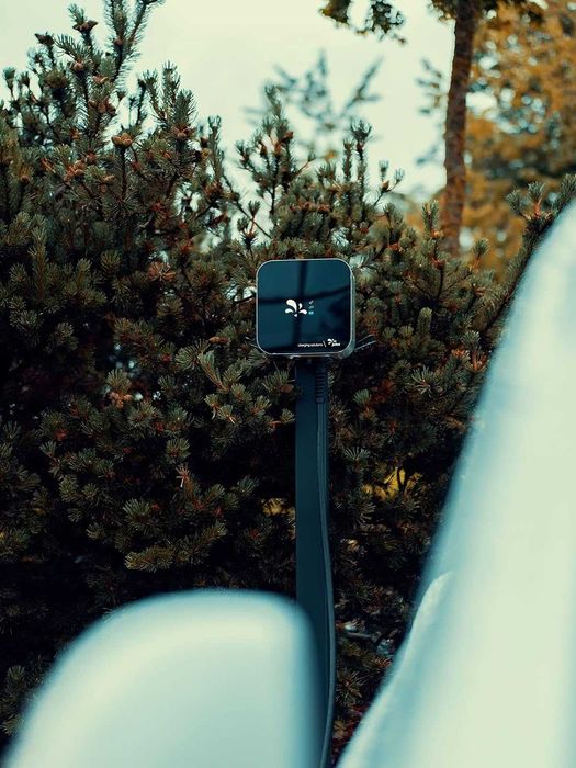 Зарядна Станция за Електрически Автомобили - Juice Charger Me, Wallbox