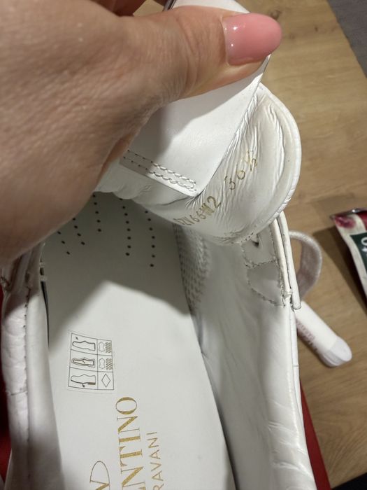Vand adidasi originali Valentino Garavani