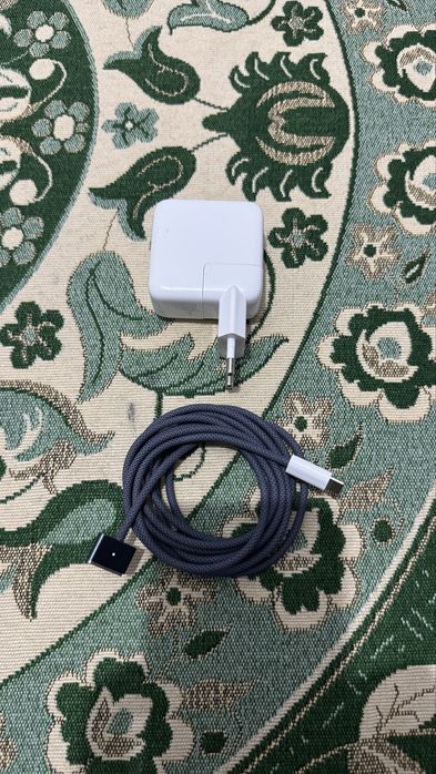 Macbook M3 256гб