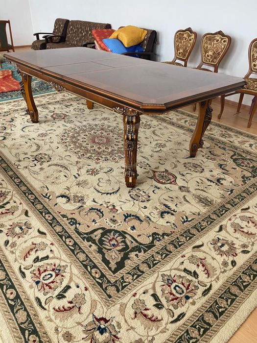 Стол для гостиной