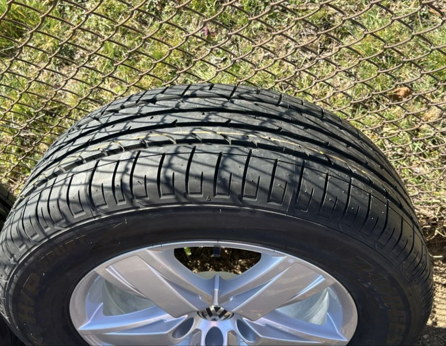 4 roți  complete NOI 255/60 R18 Bridgerstone pentru Volkswagen Amarok
