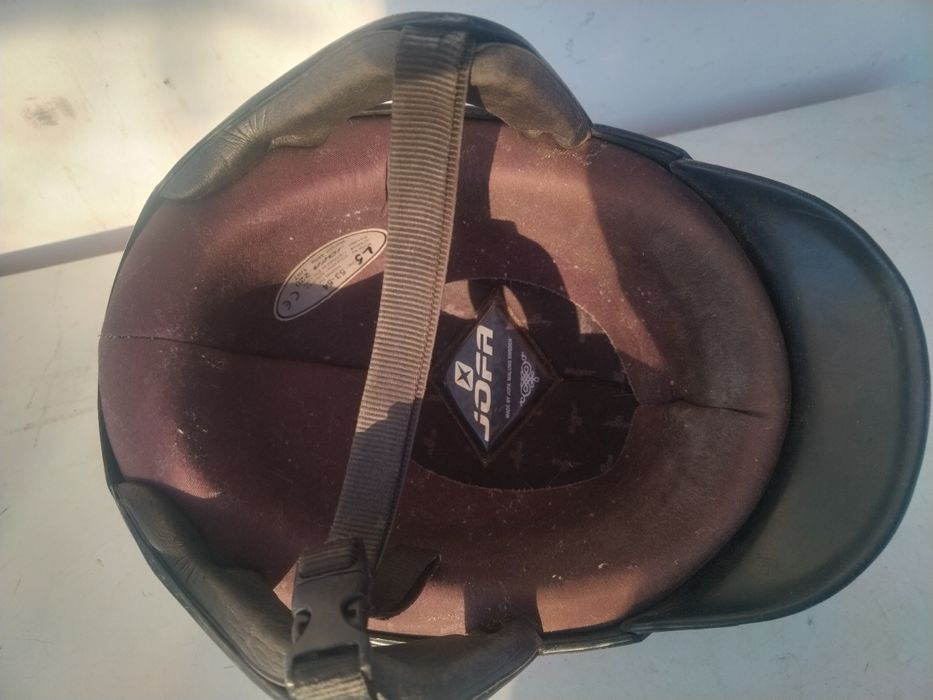 Жокейска каска/шапка за езда JOFA размер 53-54
Марка : JOFA  220
Тегло