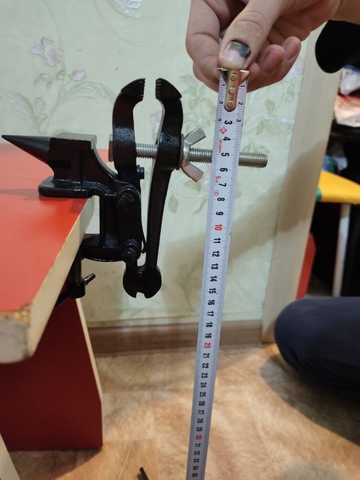 Продам маленькие тиски