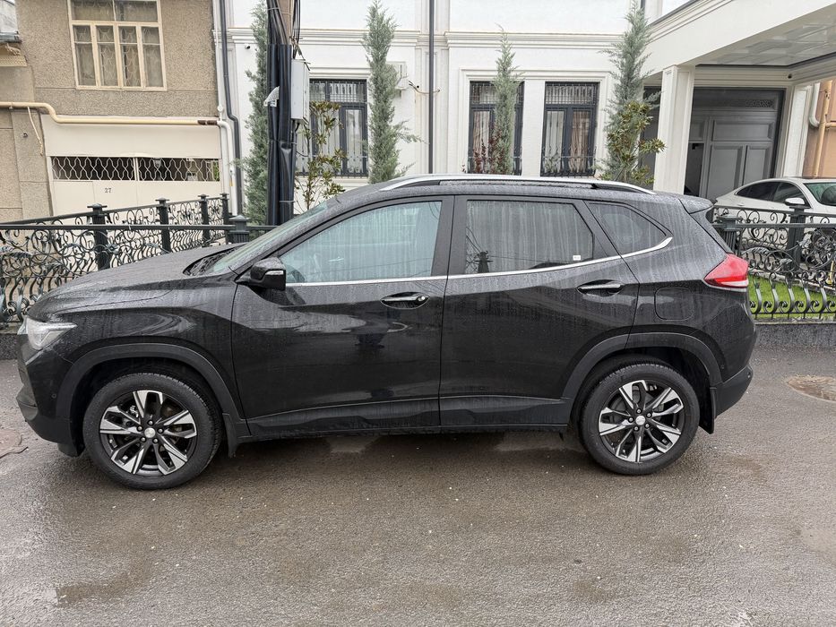 Tracker premier 2022 dekabr qora 36 000 probeg toza