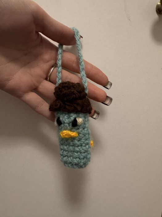 Breloc crosetat Perry orgitoringul