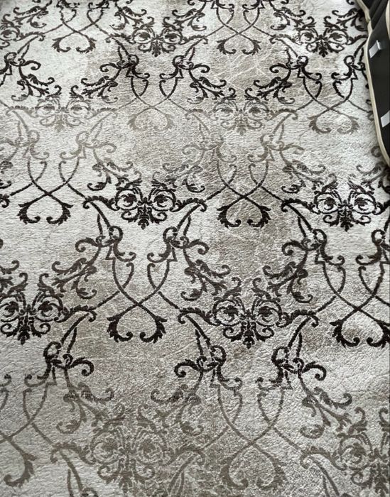 Ковер 2*3 метра в отличном состоянии