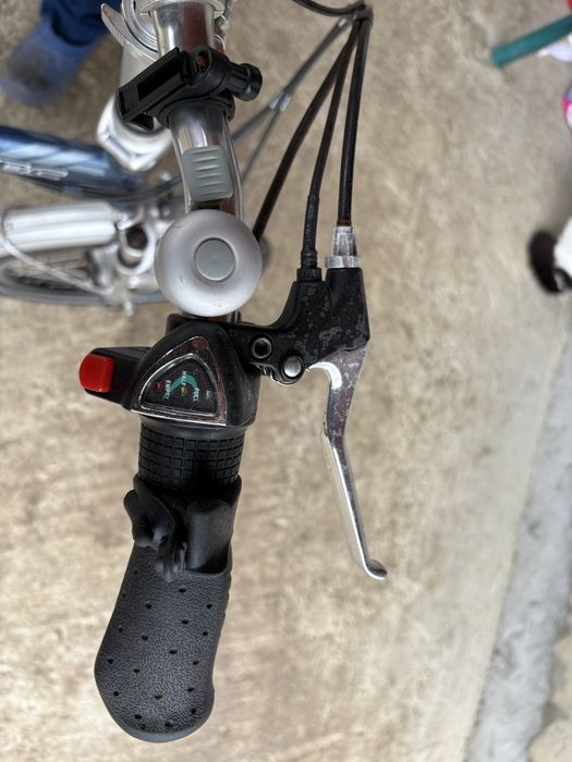 Bicicletă electrică pliabilă