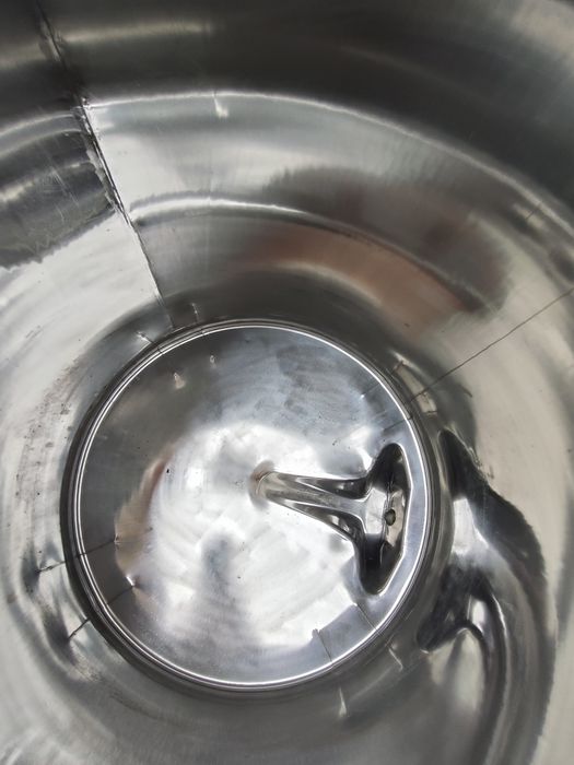 Vând butoi de inox 1000litri
