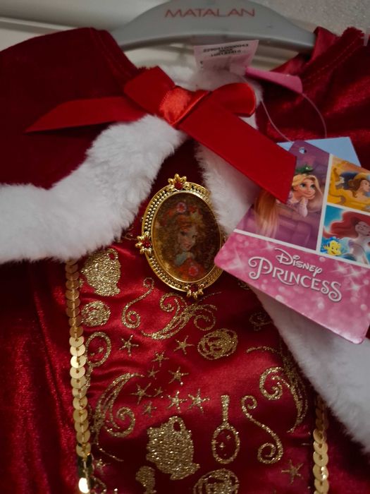 Rochie Craciunkta Belle cu crinolina, pelerina si brosa cu 2 fete 3ani