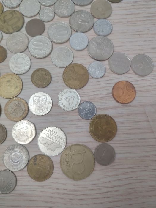 Lot de 108 monede + 2 bancnote