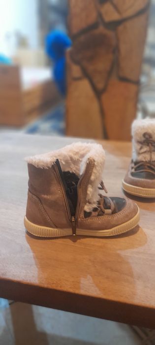 Детски обувки 25 номер употребява