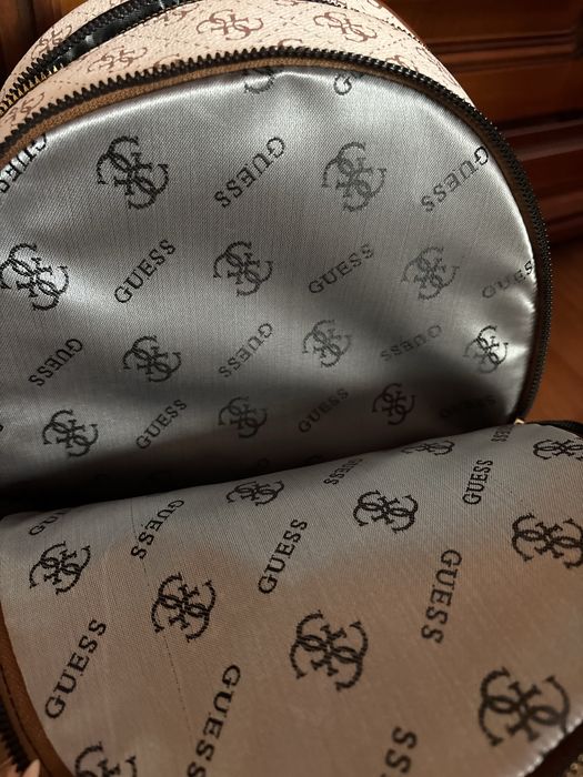 Ghiozdan Guess - nou