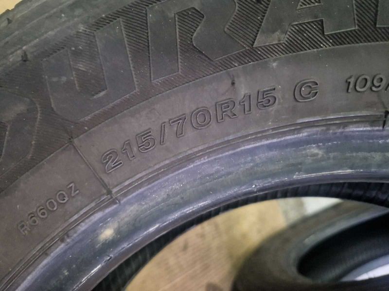 2 Bridgestone R15 C 215/70/ 
летни бусови гуми 
DOT1321