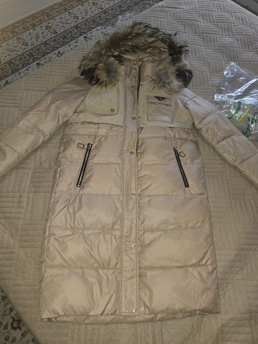 Куртка бежевая размера S