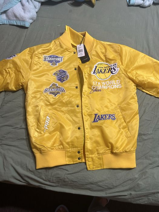 Продам оригинал куртку