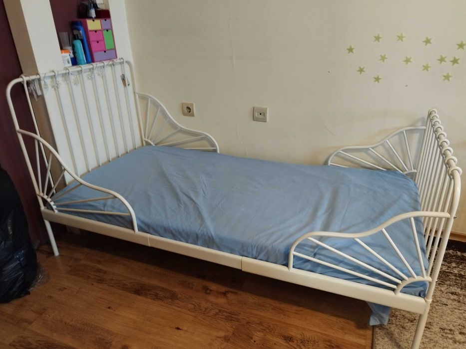 Разтегателно детско легло Икеа с матрак и подматрачна рамка