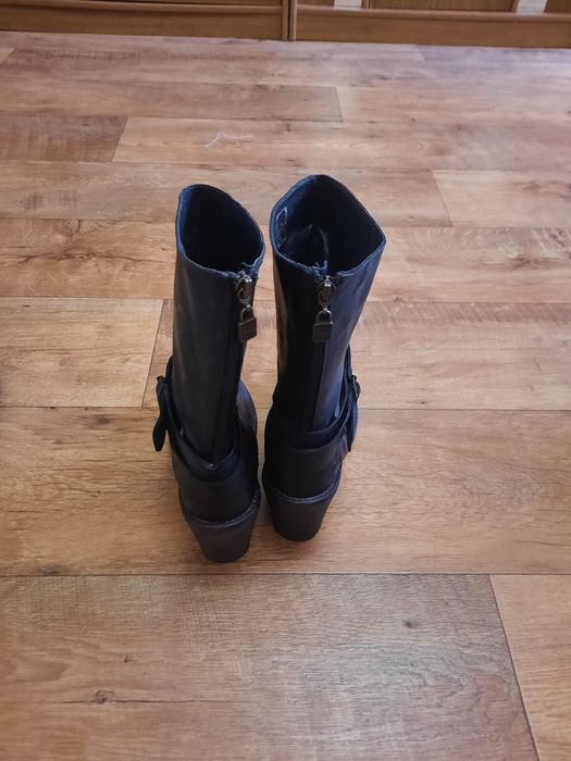 Продаю ботинки полностью кожаные