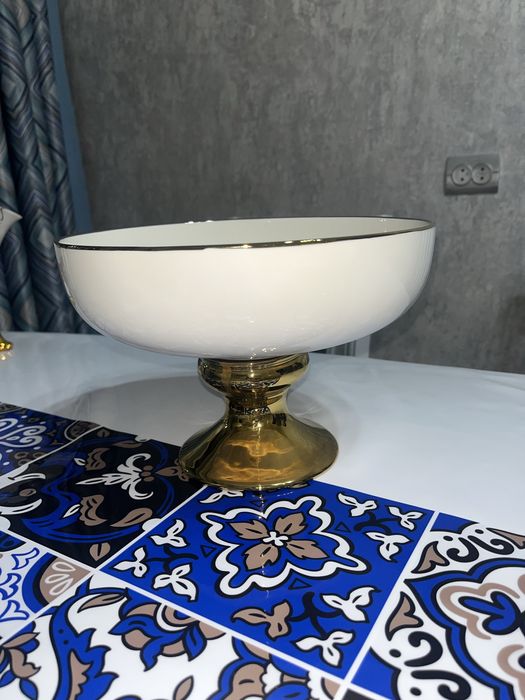 Продам вазы, конфетницы и стаканы