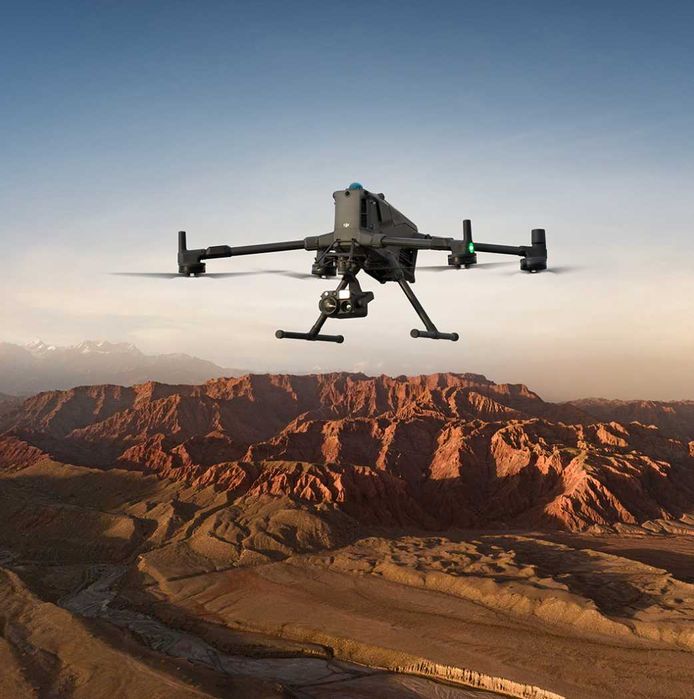 Дрон квадрокоптер DJI Matrice 400