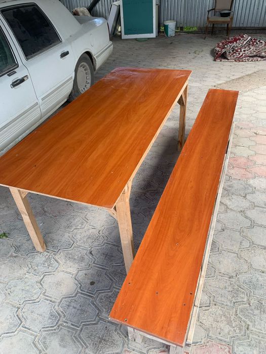 Стол и стул для праздников из дерева