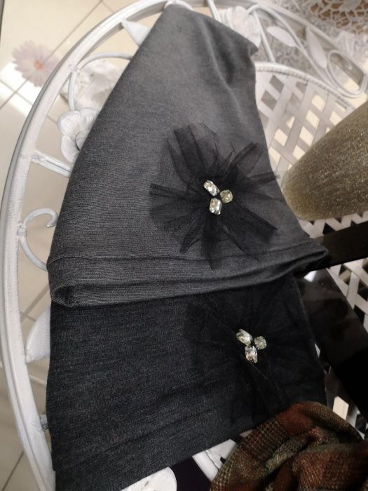 Шапка дамска с декорация