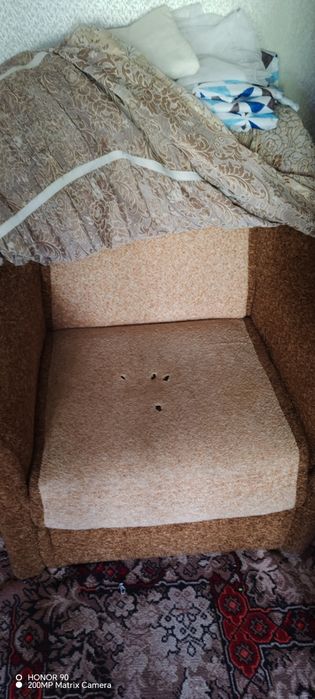 Продам  два кресло