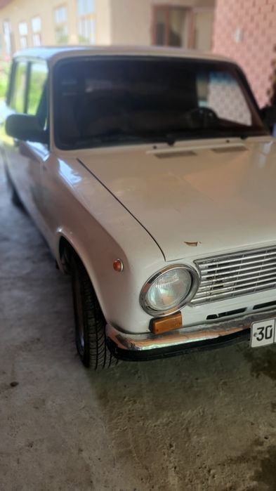 Vaz 011 sotiladi