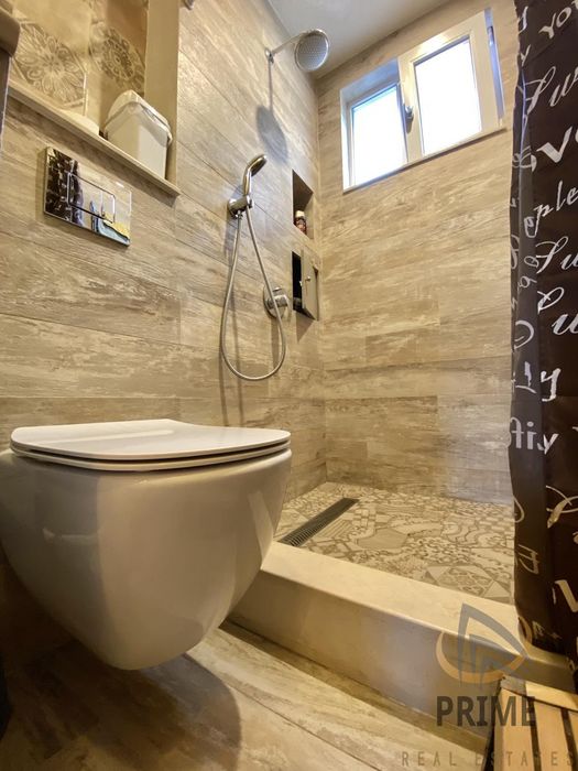 Дава се под наем Тристаен апартамент в Бургас, Център - 80 кв.м за 750 € - Снимка #4