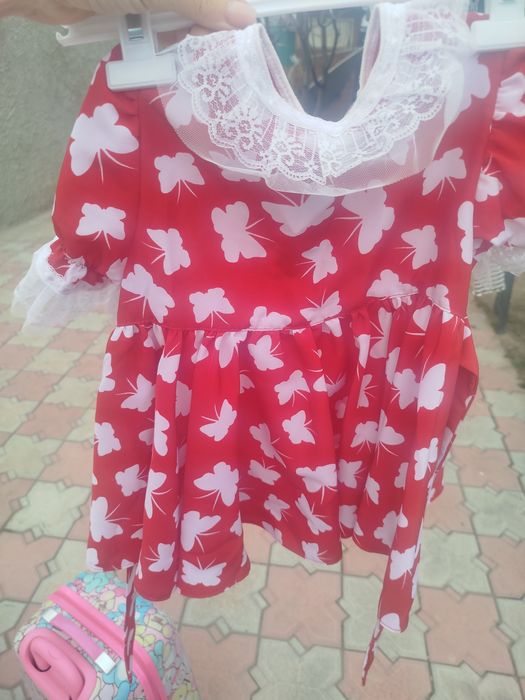 Продам платья и костюмы