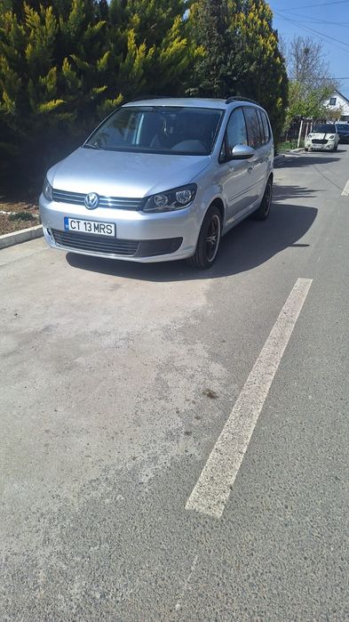 Vând vw Touran 2011 facelift