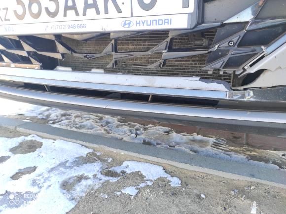 Передний бампер на Hyundai Elantra CN7
