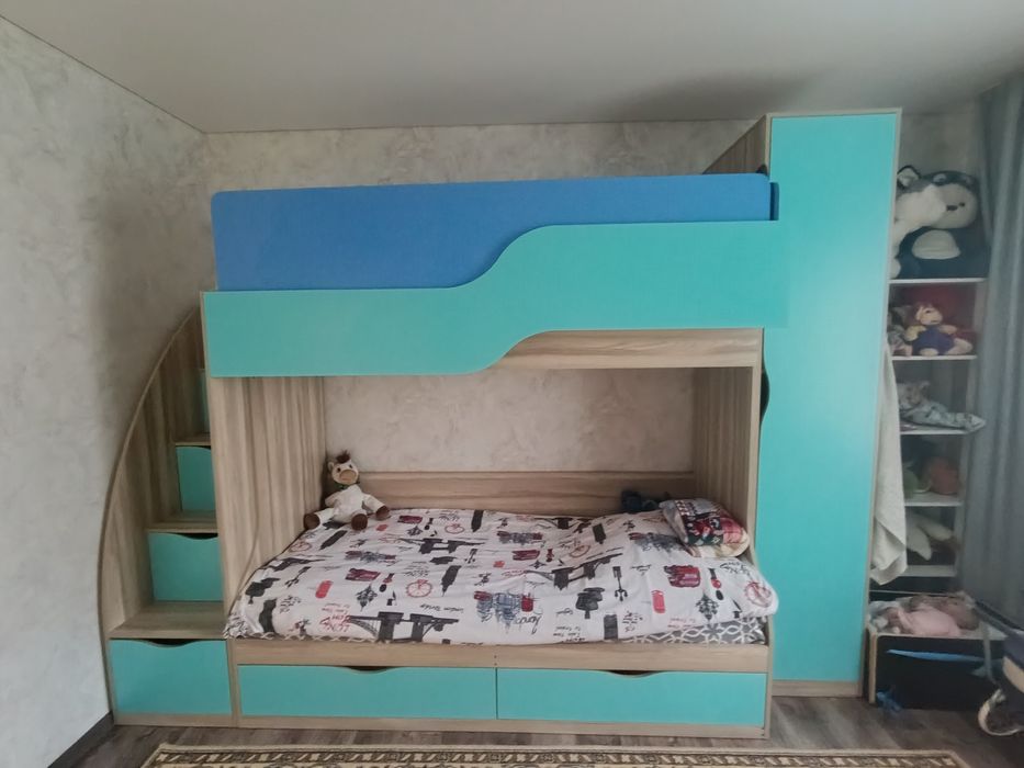 Продам кровать двухъярусную