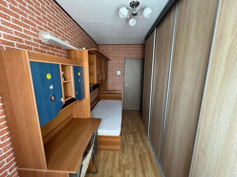 PF Inchiriez camera (fata) Ap3 camere Podu Ros Decomandat