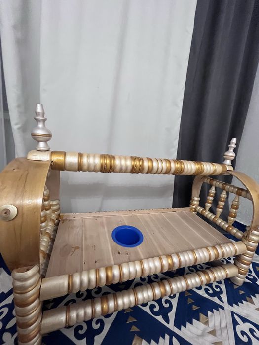 Бесік (Бесик, колыбель)