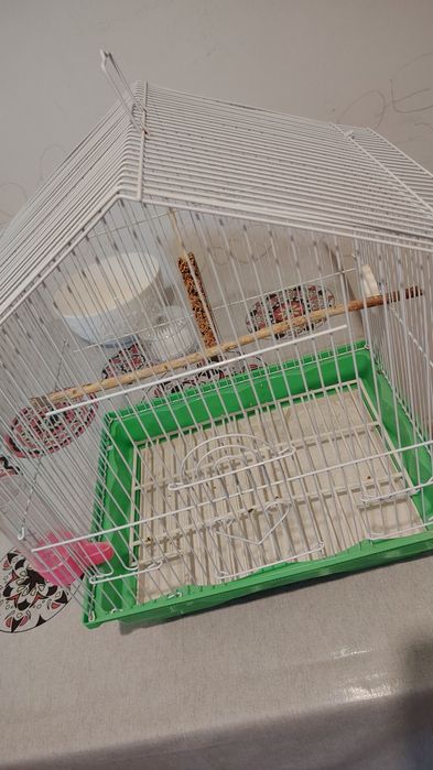 Домик для попугаев продам