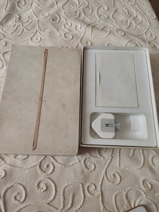 Apple iPad 4 Mini 128 GB WiFi ideal Polniy Komplekt arzon narxda