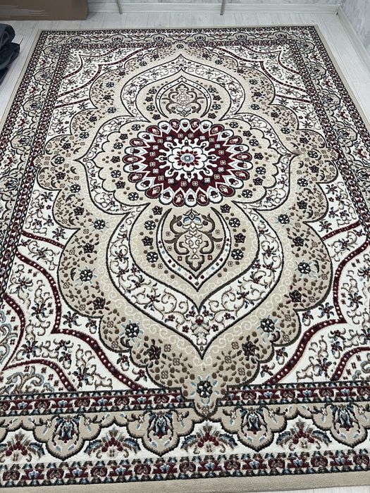 Продам ковер размер 2,5х3,5