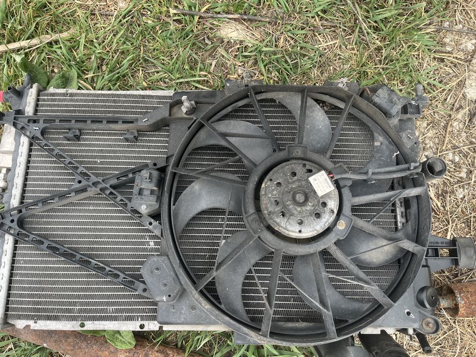 Radioatoare opel zafira A in stare buna!