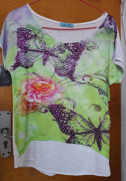 Tricou dama alb cu aplicatii si motive florale mas.M