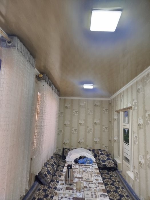 Срочна Чирчиг шахрида 3 хонали квартира сотилади 2 етаж 2 микрайон да