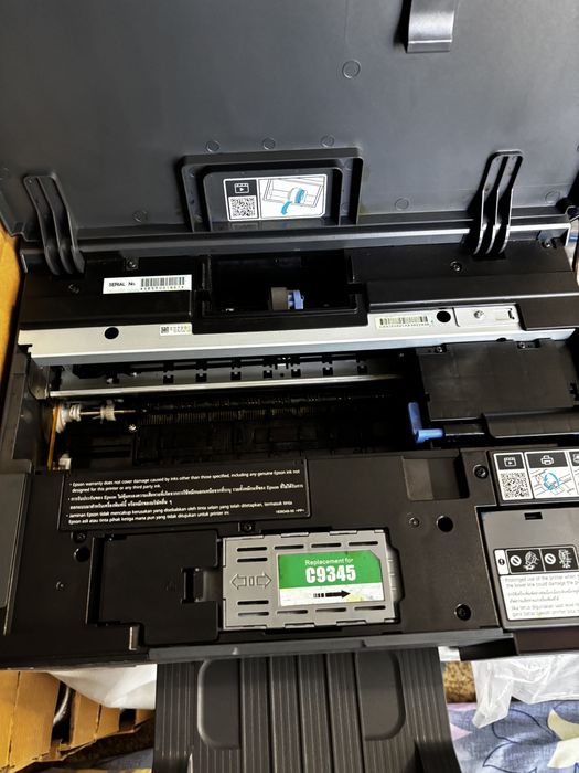 EPSON L8050 принтер почти новый причина продажи не использую принтер