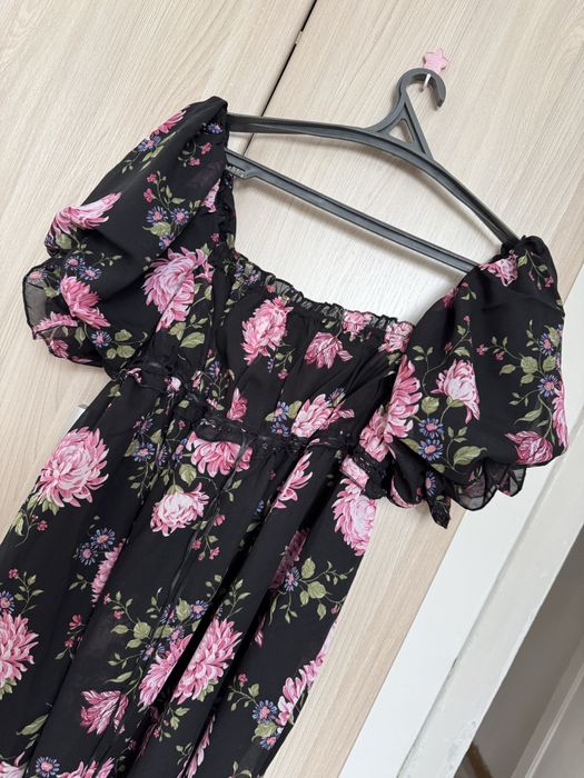 Красивое шифоновое платье! Шикарный цвет 46-48 размер бренд до колен