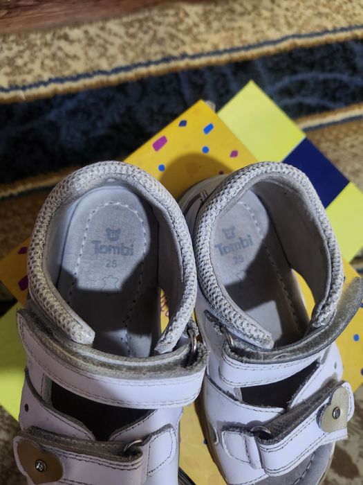 Продам сандали для девочки