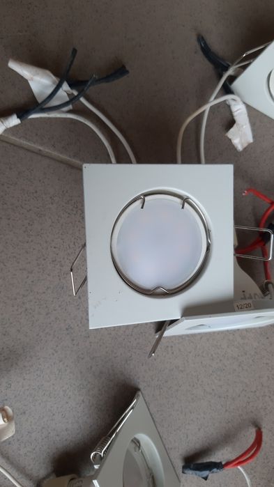 Vănd 21 spoturi led diferite mărimi