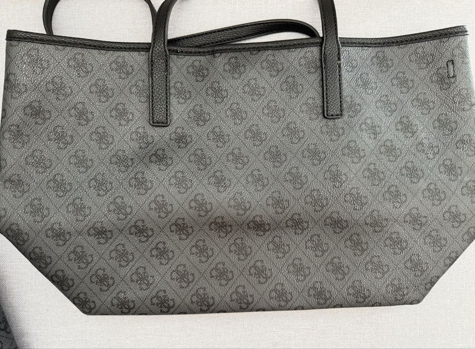 Дамска чанта Guess