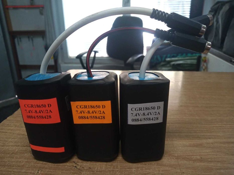 Продава батериен блок 7.4 V/2A