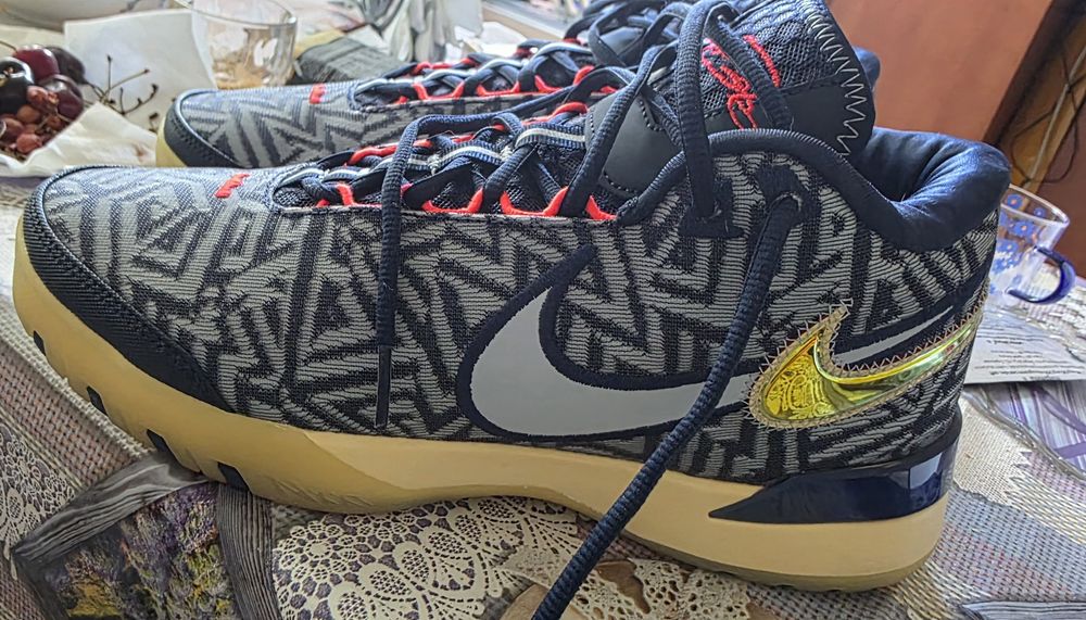 Мъжки маратонки Nike Lebron Genisus