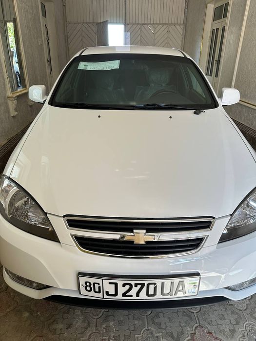 Lacetti Gentra sotiladi