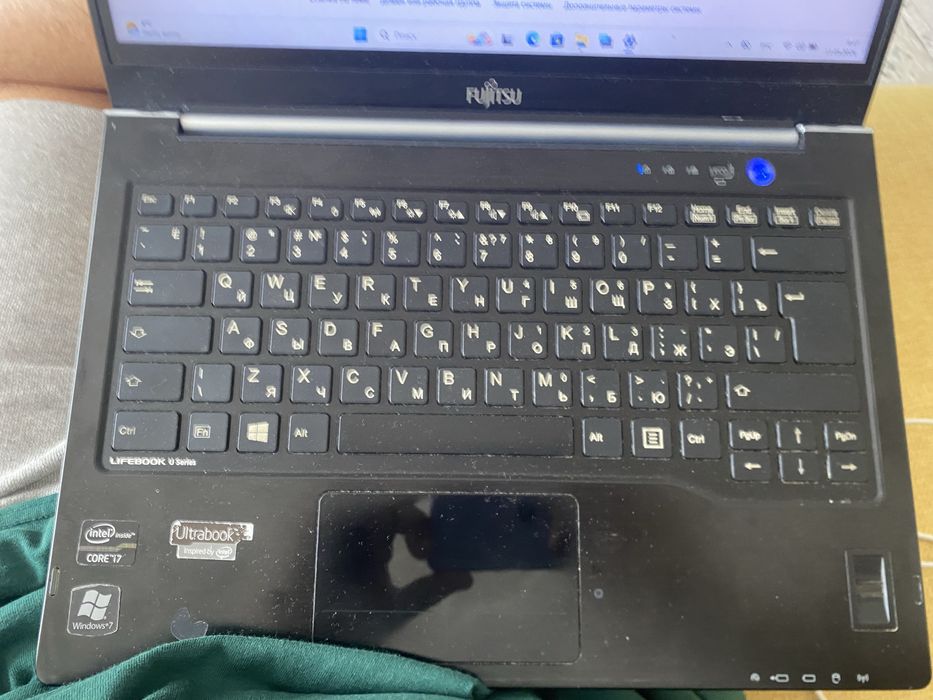 Продам fujitsu lifebook U772
